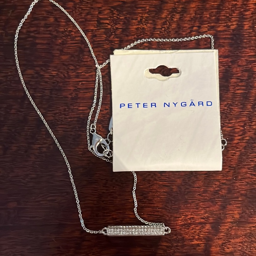 NWT Silver style necklace with sparkly bar